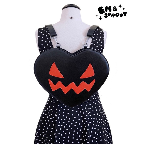 Em & Sprout Black Jack-o-Lantern Heart Crossbody Backpack Halloween Bag - Picture 6 of 7